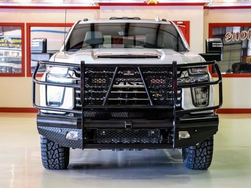 Used 2022 Chevrolet Silverado 3500 LTZ w/ LTZ Convenience Package image 10