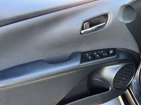 Used 2016 Toyota Prius Three image 15