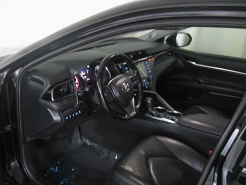 Used 2019 Toyota Camry XSE w/ Driver Assist Package image 11