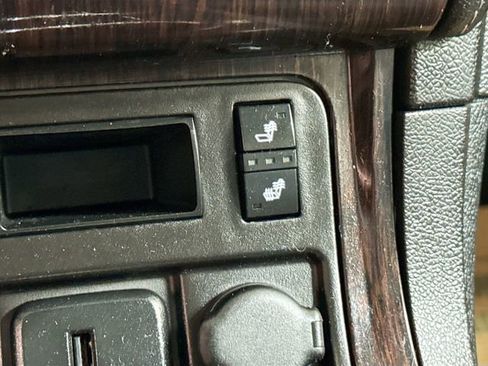 Used 2017 Chevrolet Traverse LT w/ Style and Technology Package image 20