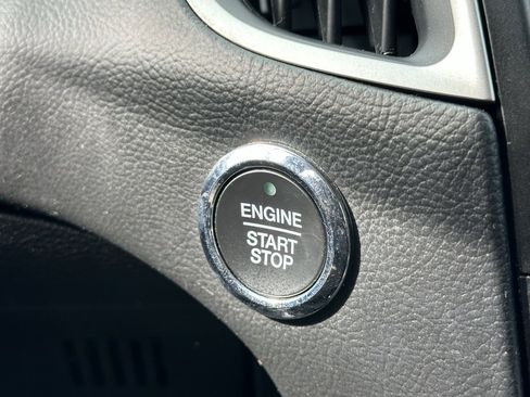 Used 2020 Ford Edge SEL image 31