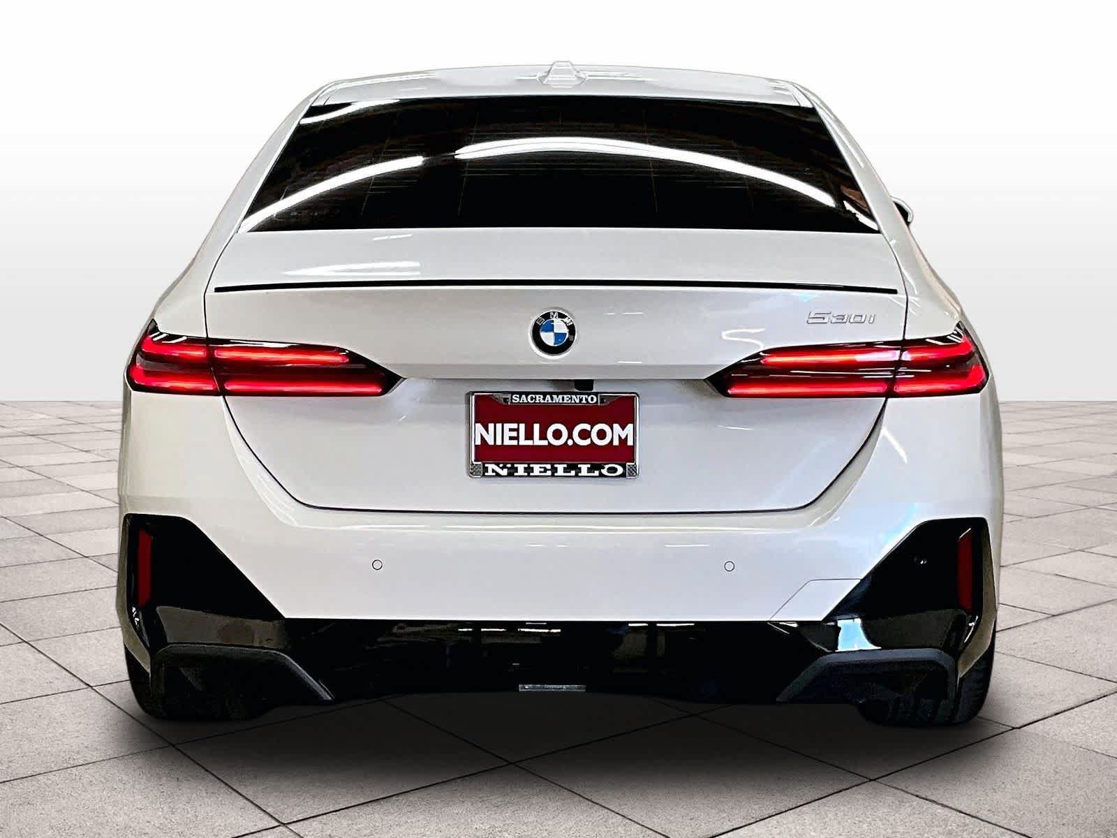 Used 2026 BMW 530i w/ M Sport Package RWD image 7