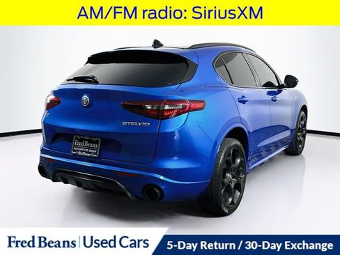 Used 2022 Alfa Romeo Stelvio Veloce AWD/4WD image 9