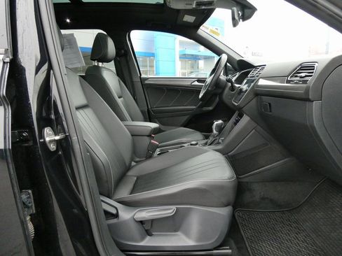 Used 2024 Volkswagen Tiguan SE R-Line image 11