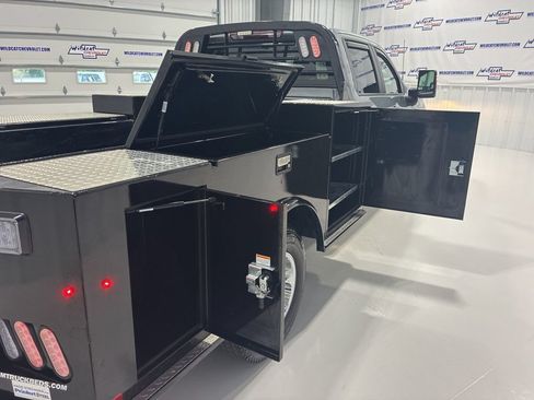 Used 2024 Chevrolet Silverado 3500 LT w/ Convenience Package AWD/4WD image 12