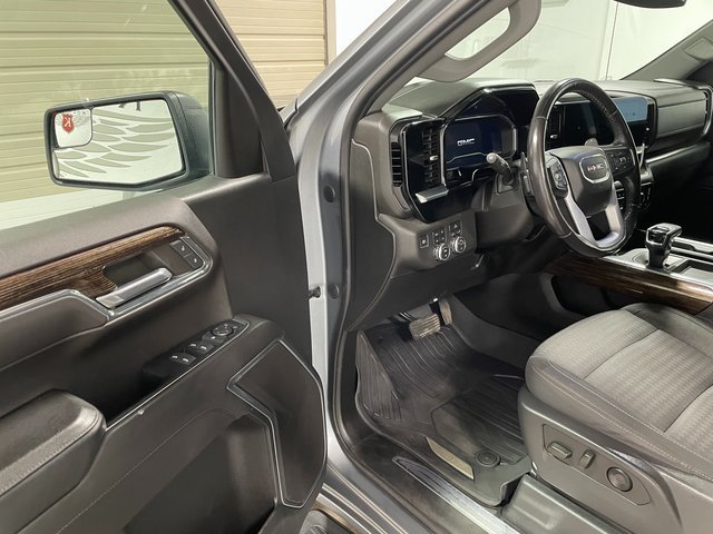 Used 2023 GMC Sierra 1500 Elevation w/ LPO, Elevation Black Package AWD/4WD image 10