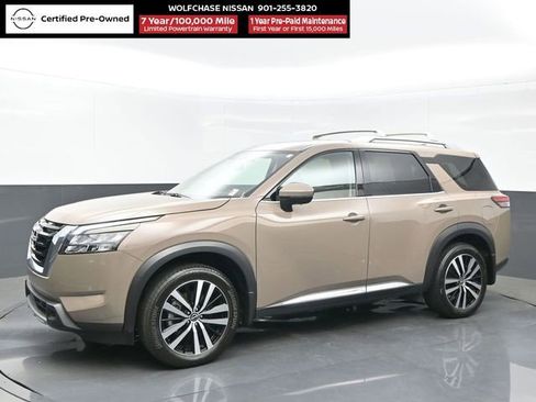 Certified 2025 Nissan Pathfinder Platinum w/ Cargo Package AWD/4WD image 2