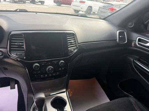 Used 2019 Jeep Grand Cherokee Altitude image 27