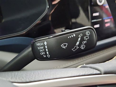 Certified 2024 Volkswagen Taos SE image 25