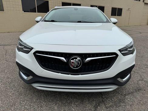 Used 2018 Buick Regal Preferred w/ Sights and Sounds Package AWD/4WD image 2