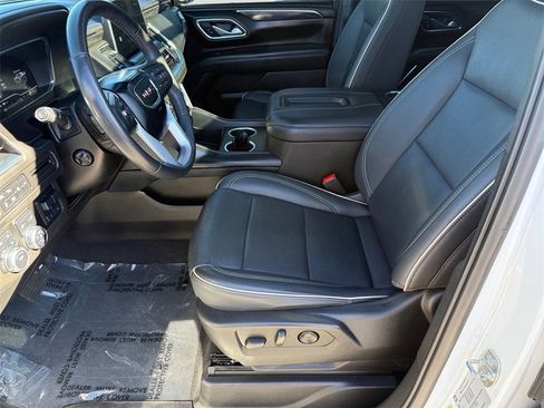 Used 2022 GMC Yukon SLT w/ SLT Premium Package image 10