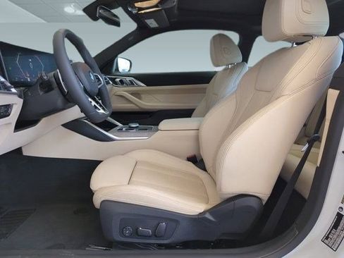 Used 2025 BMW 430i Coupe w/ M Sport Package image 5