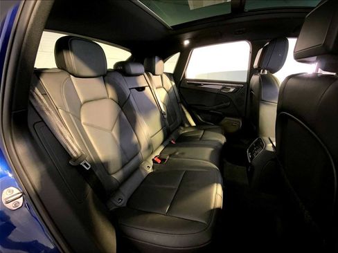 Certified 2025 Porsche Macan image 23