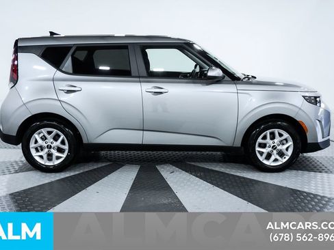 Used 2025 Kia Soul LX w/ LX Technology Package FWD image 7