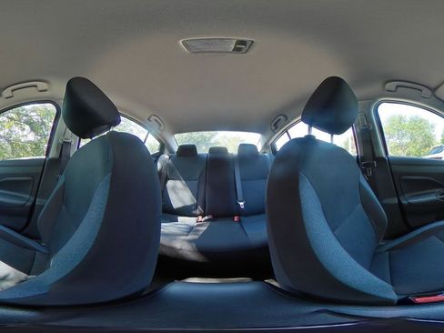 Used 2025 Nissan Versa SV image 38