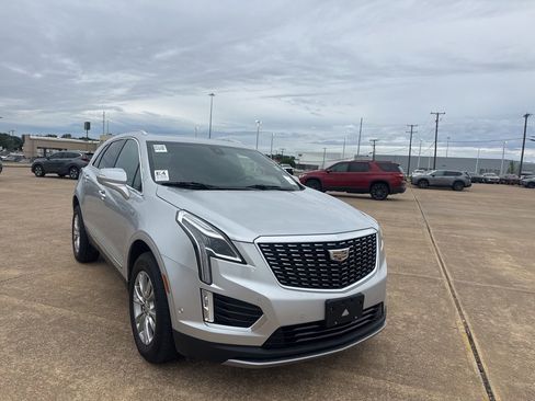 Used 2020 Cadillac XT5 Premium Luxury FWD image 1