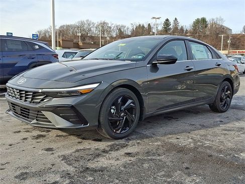 New 2026 Hyundai Elantra SEL Sport image 2