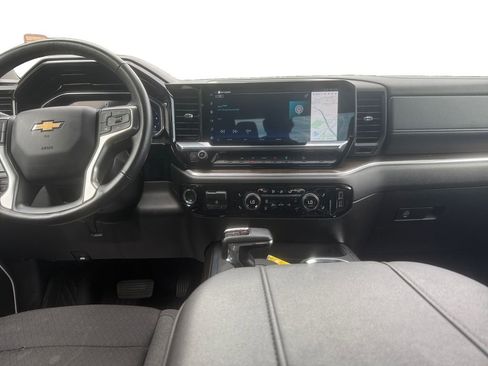 Used 2025 Chevrolet Silverado 1500 LT AWD/4WD image 11