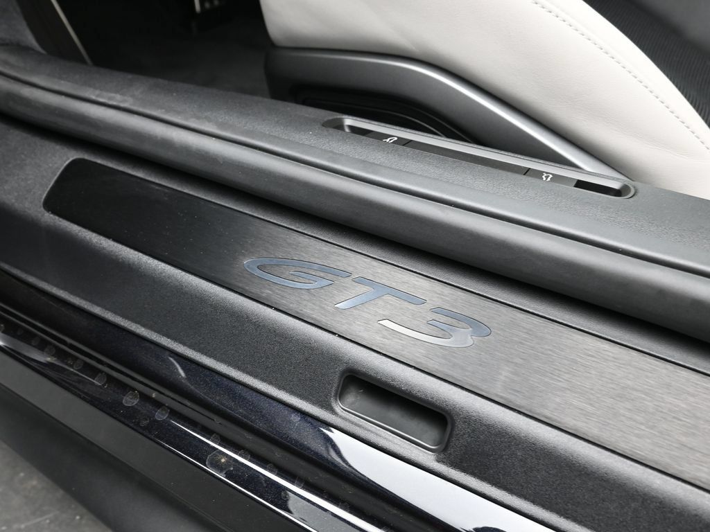 Used 2026 Porsche 911 GT3 RWD image 14