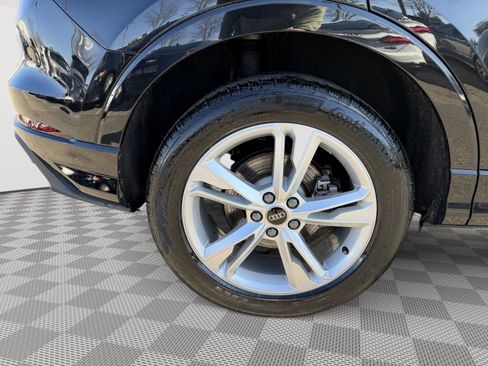 Used 2024 Audi Q3 2.0T Premium w/ Convenience Package image 8