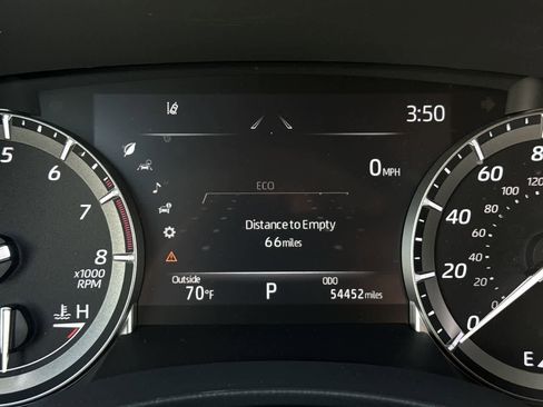 Used 2021 Toyota Highlander XLE image 18