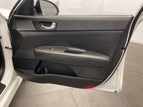 Used 2020 Kia Optima LX image 27
