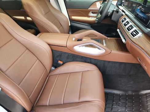 Used 2026 Mercedes-Benz GLE 450 4MATIC image 5