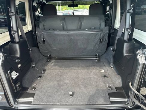 Used 2021 Jeep Wrangler Sport AWD/4WD image 10