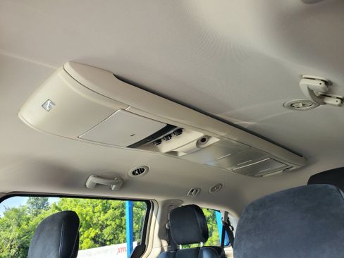 Used 2014 Chrysler Town & Country Touring-L FWD image 13