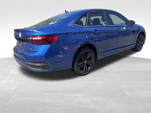 Used 2023 Volkswagen Jetta SE FWD image 13
