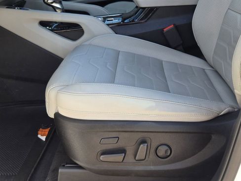 Certified 2022 Kia Telluride SX w/ SX Prestige Package image 24