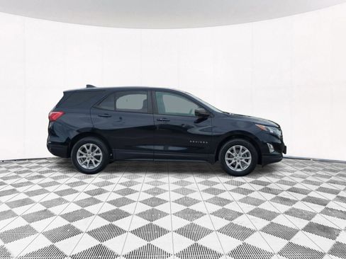 Used 2020 Chevrolet Equinox LS w/ LS Convenience Package FWD image 6