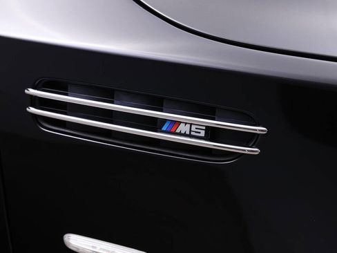 Used 2006 BMW M5 image 45