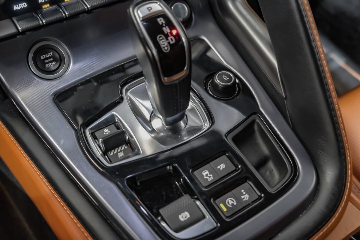Used 2019 Jaguar F-TYPE R AWD/4WD image 23