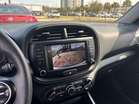 Used 2025 Kia Soul LX w/ LX Technology Package image 24