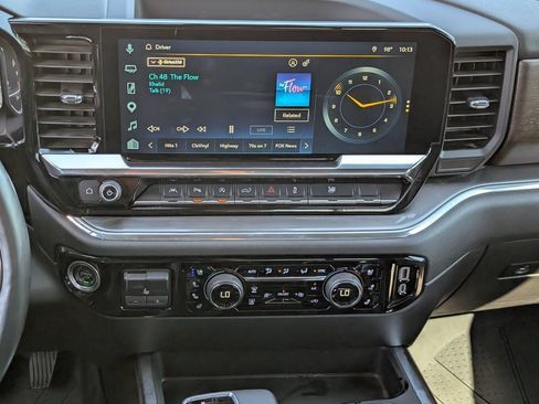 Used 2025 Chevrolet Silverado 1500 High Country AWD/4WD image 12