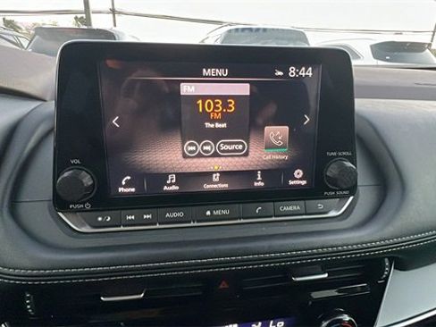 Used 2022 Nissan Rogue SV image 18