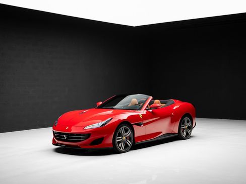 Used 2019 Ferrari Portofino RWD image 6