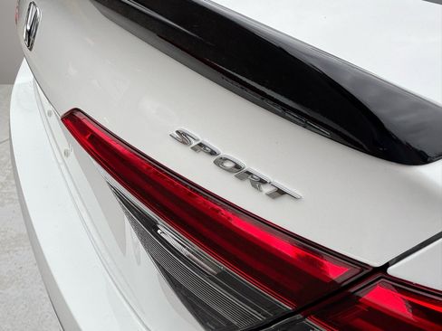 Used 2022 Honda Civic Sport image 6