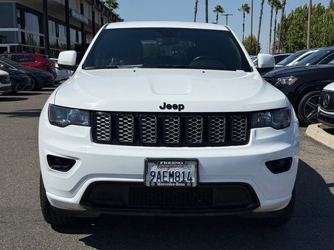 Used 2022 Jeep Grand Cherokee Laredo X AWD/4WD image 16