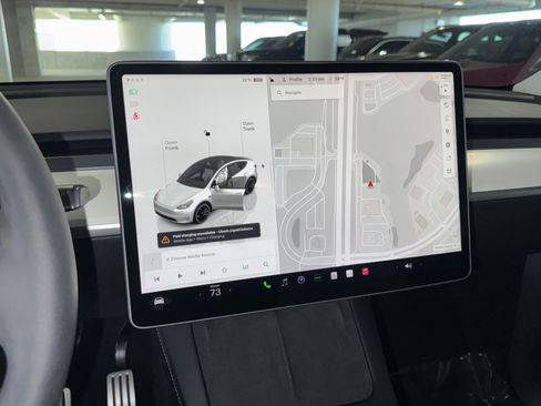 Used 2022 Tesla Model Y Performance image 25