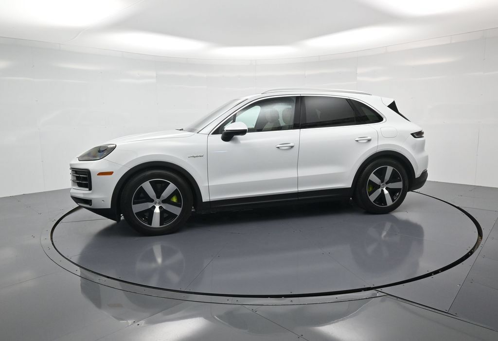 Certified 2026 Porsche Cayenne S AWD/4WD image 2