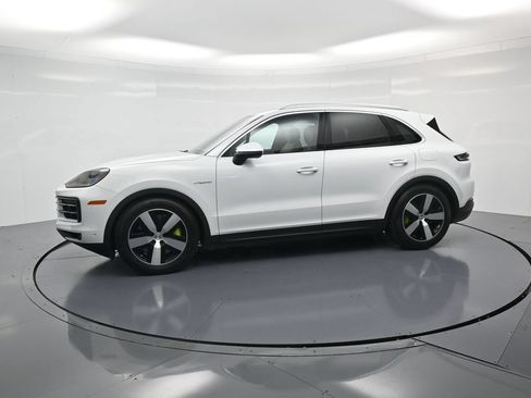 Certified 2026 Porsche Cayenne S AWD/4WD image 2