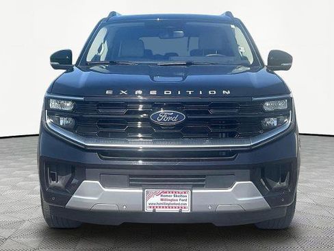 Certified 2025 Ford Expedition Platinum AWD/4WD image 3
