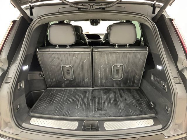 Certified 2026 Cadillac Vistiq Platinum w/ LPO, Floor Liner Package AWD/4WD image 17