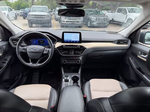 Used 2022 Ford Escape Titanium w/ Titanium Elite Package AWD/4WD image 17