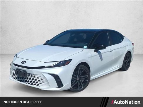 Used 2025 Toyota Camry XSE FWD image 1