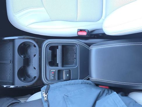 Certified 2025 Ford Mustang Mach-E Premium image 24