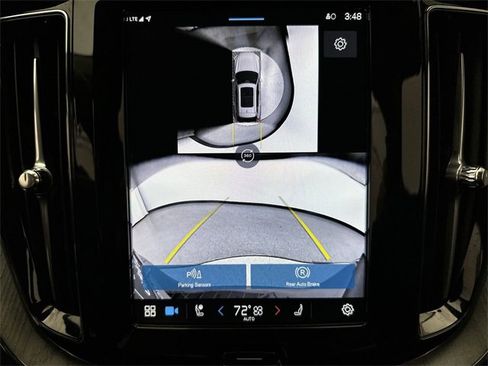 Certified 2025 Volvo XC60 B5 Plus image 17