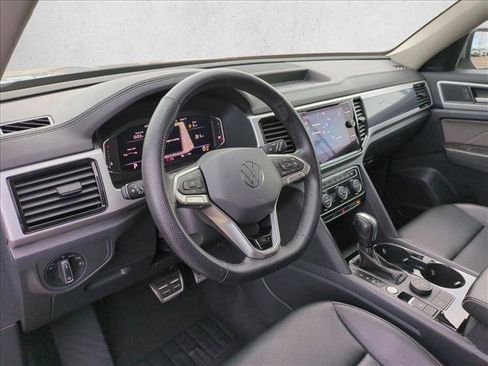 Used 2022 Volkswagen Atlas SEL R-Line image 10